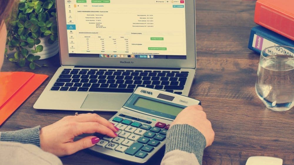 E-sprawozdania: dla każdego, czy według uznania?